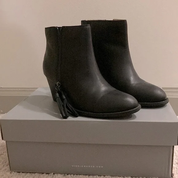 Like New Vionic Black Boots - Picture 1 of 4